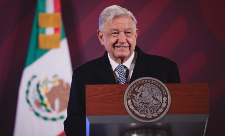 AMLO se reúne con fiscal especial del caso Ayotzinapa