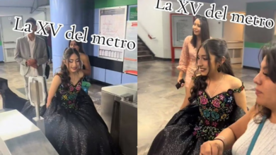 Video: Quinceañera llegó en 'limusina naranja', tomó el Metro de la CDMX para ir a su fiesta