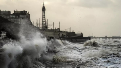 Tormenta 'Isha' azota costas de Irlanda y Reino Unido, miles se quedan sin electricidad