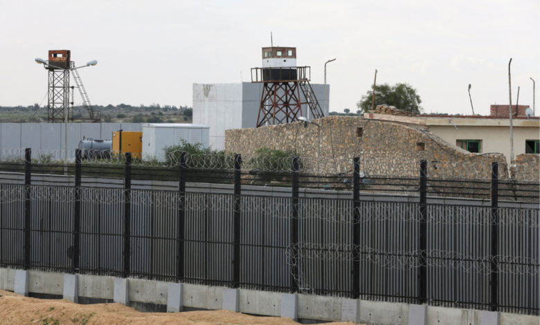 Egipto levanta muro fronterizo para evitar entrada de palestinos
