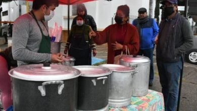 Hacen largas filas para "pagar" los tamales por Día de la Candelaria