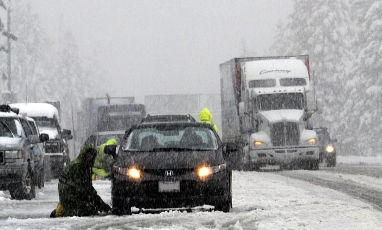 Vuelos y clases suspendidos en el noreste de EE. UU. debido a fuerte nevada