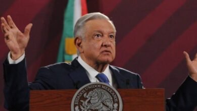 Anuncia AMLO detención del policía estatal que mató a normalista de Ayotzinapa, Yanqui Kothan.