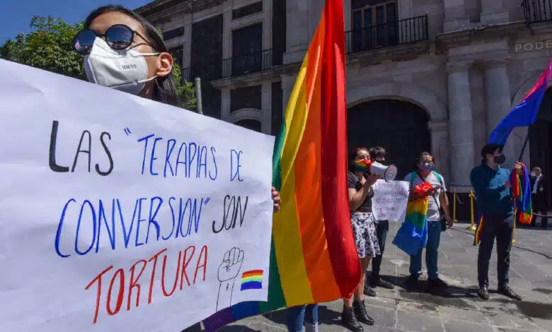 Celebran prohibición de las _terapias de conversión