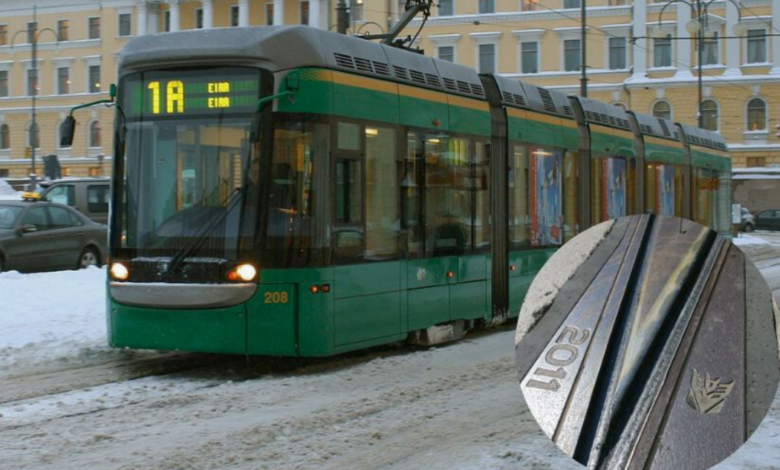 ¿Los Decepticons nos invaden? Aparecen misteriosas figuras de Transformers en el tranvía de Finlandia