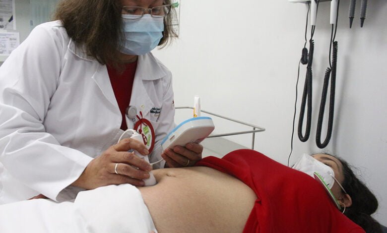 Instan a mujeres a acudir a consultas pregestacionales y de control natal en BCS
