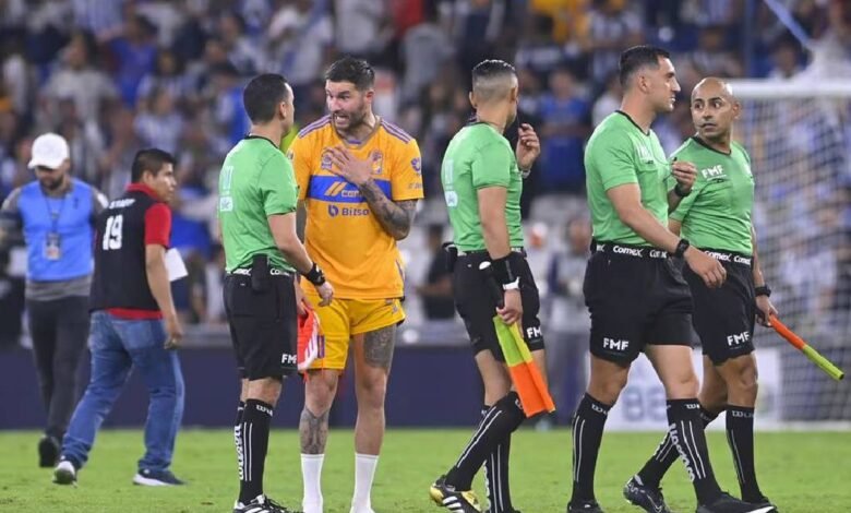 Tigres se queja del arbitraje tras empate en el Clásico Regio