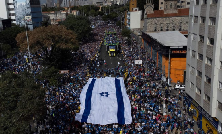Miles salen a las calles de Sao Paulo a "Marcha por Jesús"