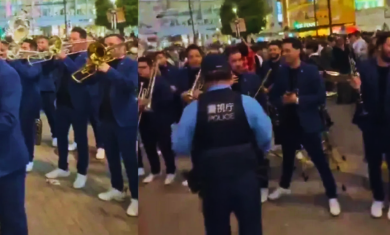 Interrumpe la policía fiesta de Banda El Recodo en calles de Japón