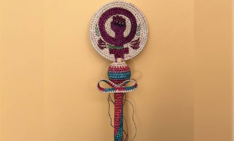 El “Bastón de Mando de Las Mujeres” que recibió la virtual presidenta electa Claudia Sheinbaum Pardo, hecho por artesanas Oaxaqueñas