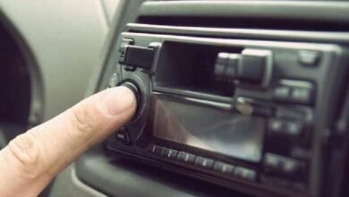De cuánto es la multa por escuchar música muy alta en el auto
