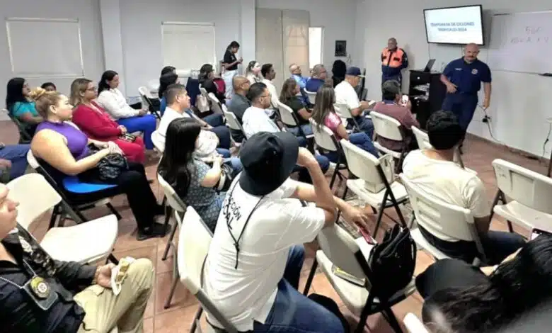 Imparten conferencia “Aprendiendo del Pasado” sobre huracanes en Los Cabos