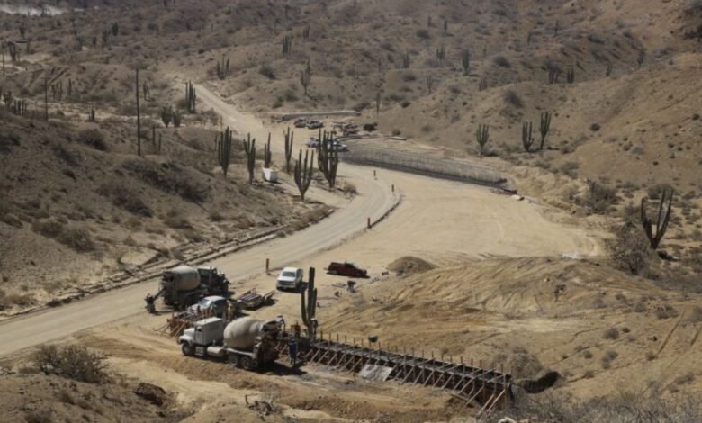 Avanza la construcción de la carretera Bahía Tortugas – Punta Eugenia