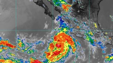 Tormenta tropical 'Carlotta' se intensifica a huracán categoría 1 y traerá lluvias intensas a Baja California Sur