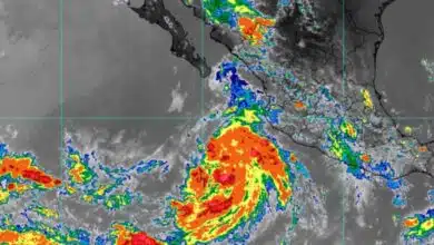 Tormenta tropical 'Carlotta' se intensifica a huracán categoría 1 y traerá lluvias intensas a Baja California Sur