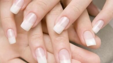 ¿Cómo retirar las uñas acrílicas en casa sin dañar las naturales?