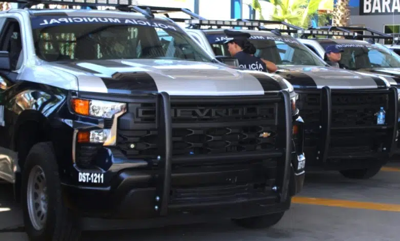 Refuerzan seguridad en Los Cabos con entrega de 15 nuevas radio-patrullas