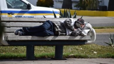 Hombres en situación de calle prenden fuego a adulto mayor