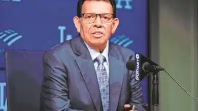 Fernando Valenzuela reaparece tras ser hospitalizado en Los Angeles