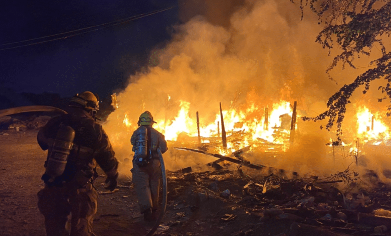 Incendio en Santa Rosa causa daños a viviendas