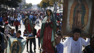 Inician las peregrinaciones en La Paz para celebrar a la Virgen de Guadalupe