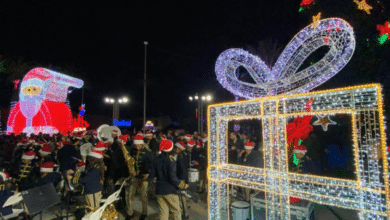 Inicia el espectáculo de luces rítmicas en La Paz con un encendido navideño