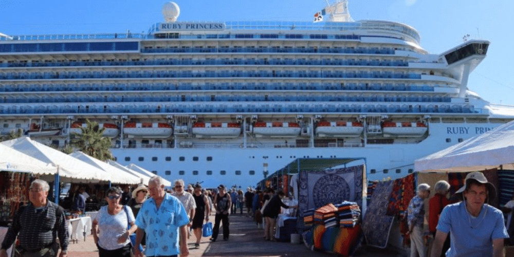 La Paz se prepara para recibir a más de 11 mil turistas en cruceros este diciembre