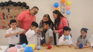 Presentan 77 estudiantes de primaria actividades de enseñanza del idioma inglés