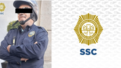 Imagen editada de hombre disfrazado de policía con la insignia de la SSC