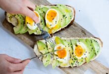 Desayunar tostadas con aguacate: ¿Una opción saludable?